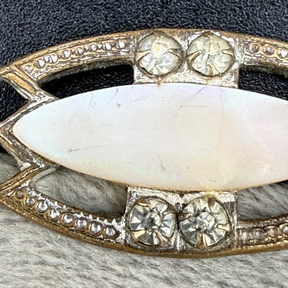 Vintage Mother of Pearl‎ Paste Rhinestone Brooch Gold Tone